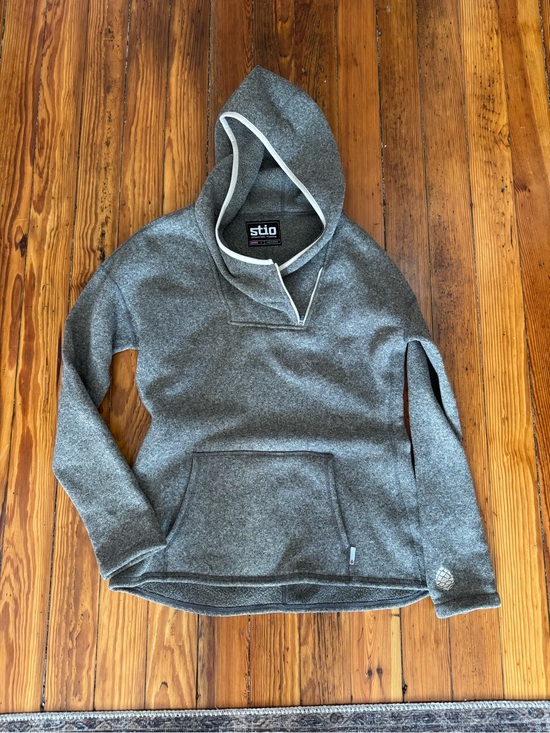 Stio Sweaters - Stio Women's Heather Gray Hooded Pullover Sweater